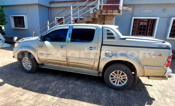 Nunua Ilio tumika Toyota Hiluxe VIGO Fedha Gari ndani ya Maputo nchini Maputo Nunua Ilio tumika Toyota Hiluxe VIGO Fedha Gari ndani ya Maputo nchini Maputo
