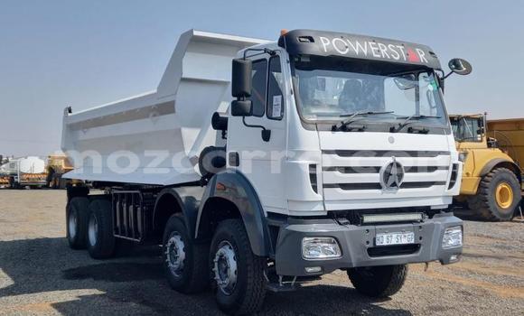 Comprar Usado Caterpillar 120 Branco Caminhão em Maputo em Maputo Comprar Usado Caterpillar 120 Branco Caminhão em Maputo em Maputo