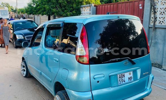 Comprar Usado Toyota FunCargo Azul Carro em Maputo em Maputo