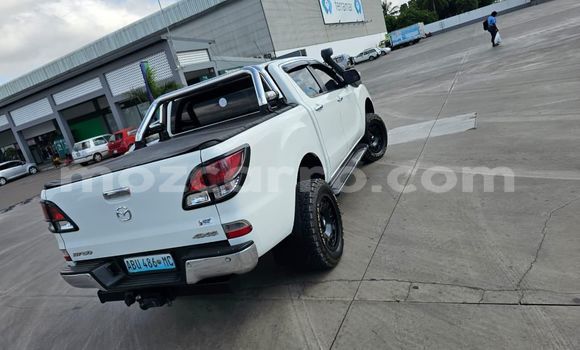 Nunua Ilio tumika Mazda BT-50 Nyeupe Gari ndani ya Maputo nchini Maputo Nunua Ilio tumika Mazda BT-50 Nyeupe Gari ndani ya Maputo nchini Maputo