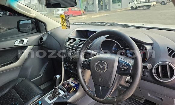 Nunua Ilio tumika Mazda BT-50 Nyeupe Gari ndani ya Maputo nchini Maputo Nunua Ilio tumika Mazda BT-50 Nyeupe Gari ndani ya Maputo nchini Maputo