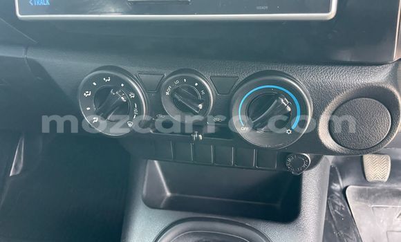 Buy Used Toyota Hiluxe Revo White Car in Maputo in Maputo Buy Used Toyota Hiluxe Revo White Car in Maputo in Maputo