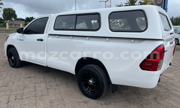 Buy Used Toyota Hiluxe Revo White Car in Maputo in Maputo Buy Used Toyota Hiluxe Revo White Car in Maputo in Maputo