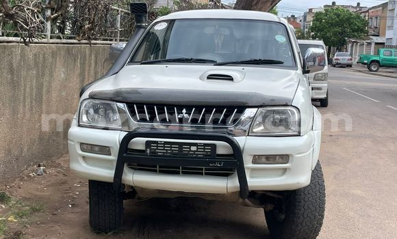 Buy Used Mitsubishi Colt White Car in Maputo in Maputo Buy Used Mitsubishi Colt White Car in Maputo in Maputo