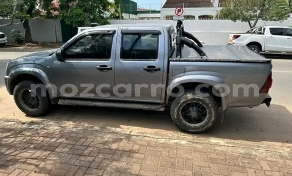 Tenga Tsaru Isuzu KB Zvimwe Mota in Maputo in Maputo Tenga Tsaru Isuzu KB Zvimwe Mota in Maputo in Maputo