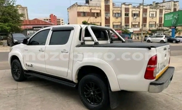 Buy Used Toyota Hilux White Car in Maputo in Maputo Buy Used Toyota Hilux White Car in Maputo in Maputo