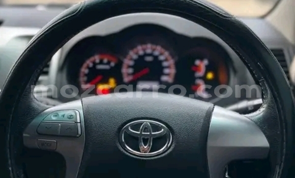 Buy Used Toyota Hilux White Car in Maputo in Maputo Buy Used Toyota Hilux White Car in Maputo in Maputo