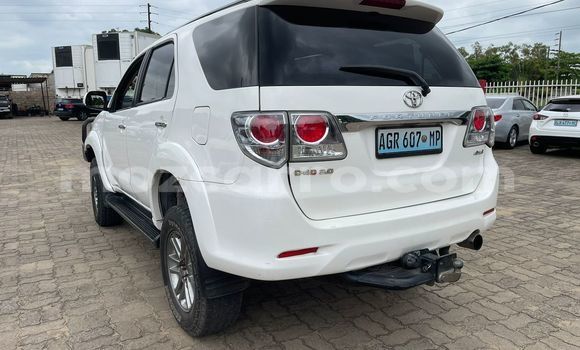 Nunua Ilio tumika Toyota Fortuner Nyeupe Gari ndani ya Maputo nchini Maputo Nunua Ilio tumika Toyota Fortuner Nyeupe Gari ndani ya Maputo nchini Maputo