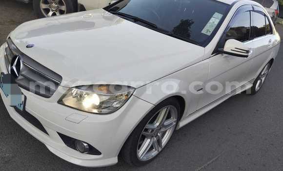 Tenga Tsaru Mercedes-Benz E-Classe Chena Mota in Maputo in Maputo