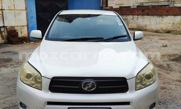 Tenga Tsaru Toyota RAV4 Chena Mota in Maputo in Maputo