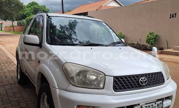 Comprar Usado Toyota RAV4 Branco Carro em Maputo em Maputo