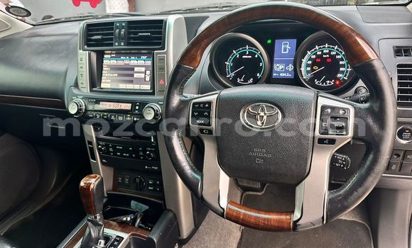 Nunua Ilio tumika Toyota Land Cruiser Prado Fedha Gari ndani ya Maputo nchini Maputo Nunua Ilio tumika Toyota Land Cruiser Prado Fedha Gari ndani ya Maputo nchini Maputo