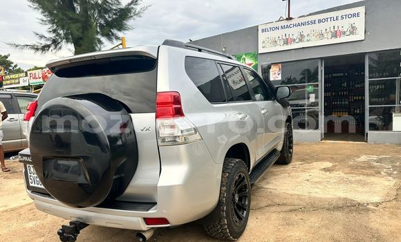 Nunua Ilio tumika Toyota Land Cruiser Prado Fedha Gari ndani ya Maputo nchini Maputo Nunua Ilio tumika Toyota Land Cruiser Prado Fedha Gari ndani ya Maputo nchini Maputo