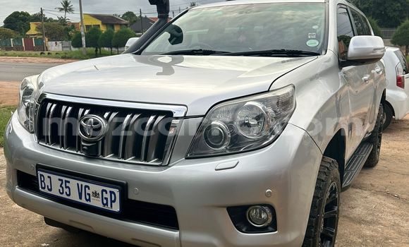 Nunua Ilio tumika Toyota Land Cruiser Prado Fedha Gari ndani ya Maputo nchini Maputo Nunua Ilio tumika Toyota Land Cruiser Prado Fedha Gari ndani ya Maputo nchini Maputo