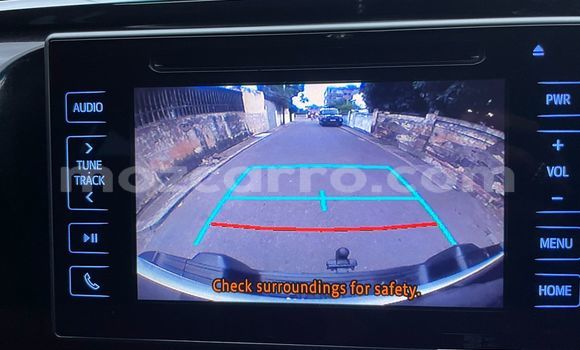 Buy Used Toyota Hiluxe Revo White Car in Maputo in Maputo Buy Used Toyota Hiluxe Revo White Car in Maputo in Maputo