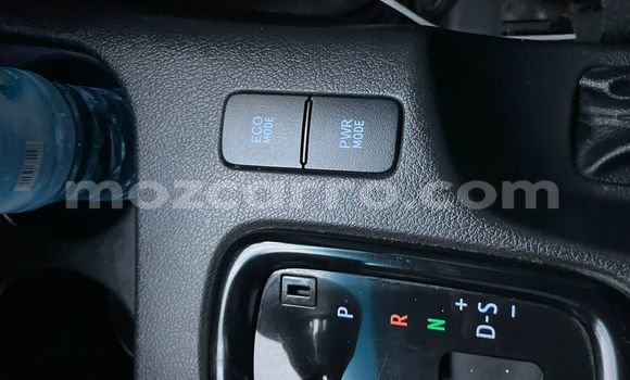 Buy Used Toyota Hiluxe Revo White Car in Maputo in Maputo Buy Used Toyota Hiluxe Revo White Car in Maputo in Maputo