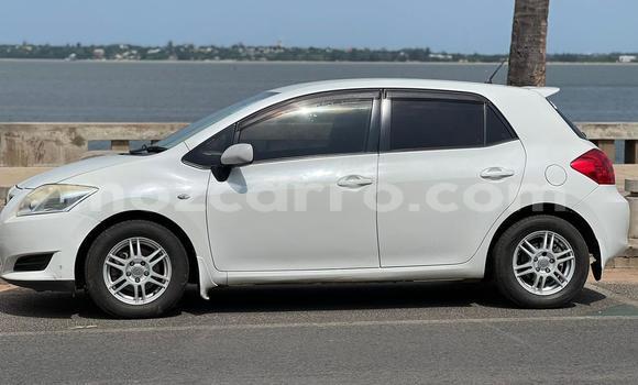 Nunua Mpya Toyota Auris Nyeupe Gari ndani ya Maputo nchini Maputo