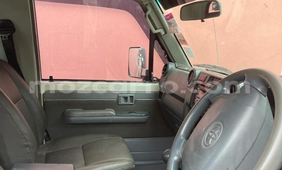 Buy Used Toyota Land Cruiser White Car in Maputo in Maputo Buy Used Toyota Land Cruiser White Car in Maputo in Maputo