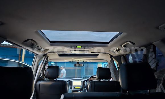 Nunua Ilio tumika Toyota Alphard Nyeupe Gari ndani ya Maputo nchini Maputo Nunua Ilio tumika Toyota Alphard Nyeupe Gari ndani ya Maputo nchini Maputo