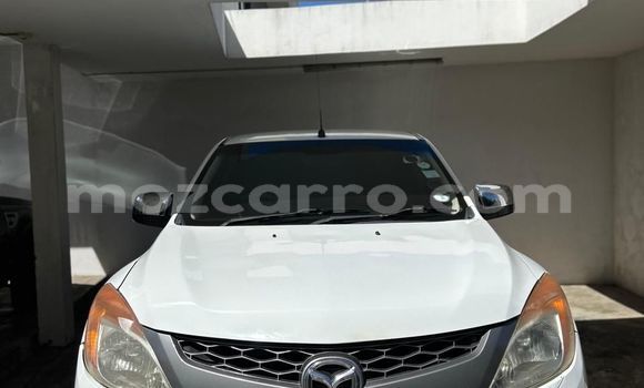 Comprar Usado Mazda BT-50 Branco Carro em Maputo em Maputo Comprar Usado Mazda BT-50 Branco Carro em Maputo em Maputo