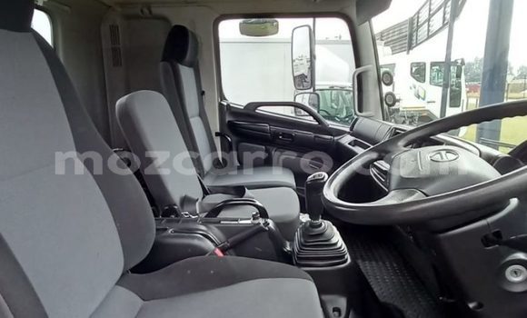 Buy Used Hino 300 Series White Truck in Maputo in Maputo Buy Used Hino 300 Series White Truck in Maputo in Maputo