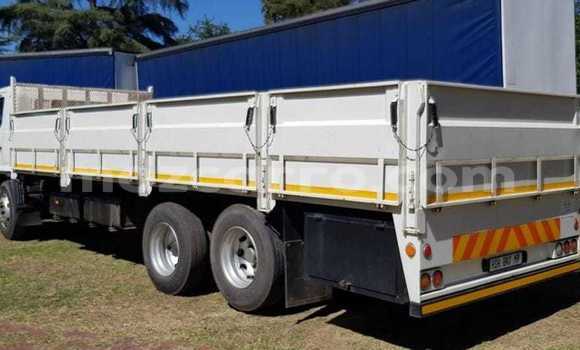 Buy Used Hino 300 Series White Truck in Maputo in Maputo Buy Used Hino 300 Series White Truck in Maputo in Maputo