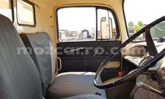 Tenga Tsaru Mercedes‒Benz 2628 Beige Rori in Maputo in Maputo Tenga Tsaru Mercedes‒Benz 2628 Beige Rori in Maputo in Maputo