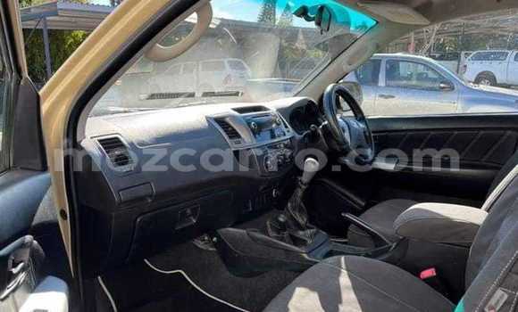 Tenga Tsaru Toyota Hilux Beige Mota in Maputo in Maputo Tenga Tsaru Toyota Hilux Beige Mota in Maputo in Maputo