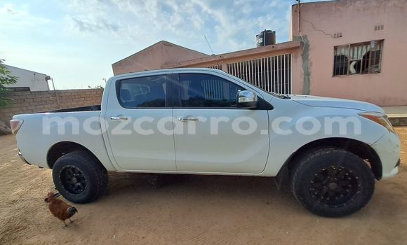 Tenga Tsaru Mazda BT-50 Chena Mota in Maputo in Maputo