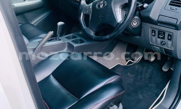 Comprar Novo Toyota Hilux Branco Carro em Maputo em Maputo Comprar Novo Toyota Hilux Branco Carro em Maputo em Maputo