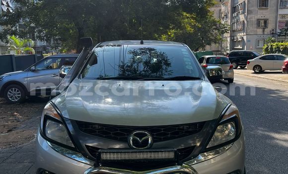Comprar Usado Mazda BT-50 Prata Carro em Maputo em Maputo