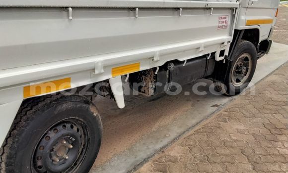 Nunua Ilio tumika Toyota Dyna Nyeupe Gari ndani ya Maputo nchini Maputo Nunua Ilio tumika Toyota Dyna Nyeupe Gari ndani ya Maputo nchini Maputo