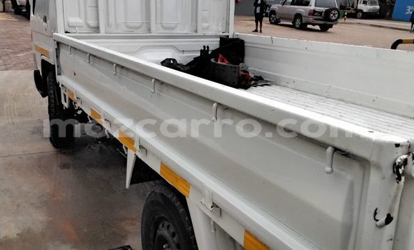 Nunua Ilio tumika Toyota Dyna Nyeupe Gari ndani ya Maputo nchini Maputo Nunua Ilio tumika Toyota Dyna Nyeupe Gari ndani ya Maputo nchini Maputo