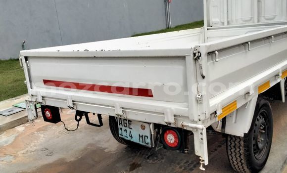 Nunua Ilio tumika Toyota Dyna Nyeupe Gari ndani ya Maputo nchini Maputo Nunua Ilio tumika Toyota Dyna Nyeupe Gari ndani ya Maputo nchini Maputo