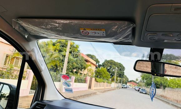 Buy Used Toyota Hiace White Car in Maputo in Maputo Buy Used Toyota Hiace White Car in Maputo in Maputo