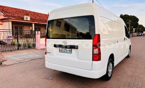 Buy Used Toyota Hiace White Car in Maputo in Maputo Buy Used Toyota Hiace White Car in Maputo in Maputo