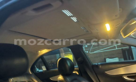 Comprar Usado Mercedes-Benz C-Classe Prata Carro em Maputo em Maputo Comprar Usado Mercedes-Benz C-Classe Prata Carro em Maputo em Maputo