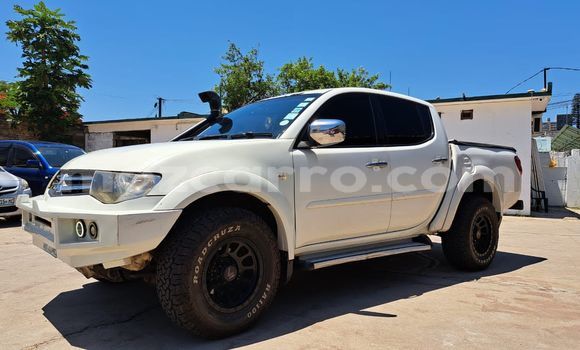 Nunua Ilio tumika Mitsubishi L200 Nyeupe Gari ndani ya Maputo nchini Maputo Nunua Ilio tumika Mitsubishi L200 Nyeupe Gari ndani ya Maputo nchini Maputo