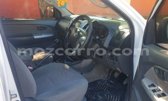 Comprar Usado Toyota Hilux Branco Carro em Maputo em Maputo Comprar Usado Toyota Hilux Branco Carro em Maputo em Maputo
