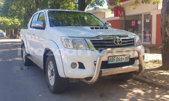 Comprar Usado Toyota Hilux Branco Carro em Maputo em Maputo Comprar Usado Toyota Hilux Branco Carro em Maputo em Maputo