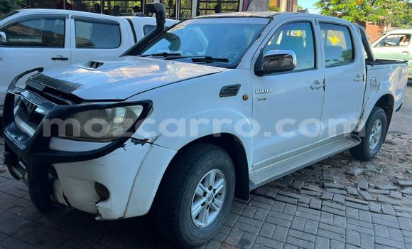 Buy Used Toyota Hilux White Car in Maputo in Maputo Buy Used Toyota Hilux White Car in Maputo in Maputo