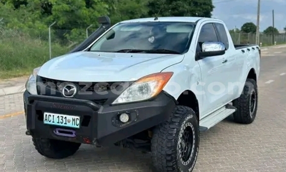 Comprar Usado Mazda BT-50 Branco Carro em Maputo em Maputo Comprar Usado Mazda BT-50 Branco Carro em Maputo em Maputo