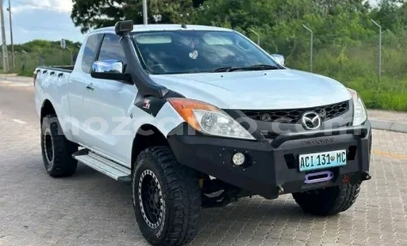 Comprar Usado Mazda BT-50 Branco Carro em Maputo em Maputo Comprar Usado Mazda BT-50 Branco Carro em Maputo em Maputo