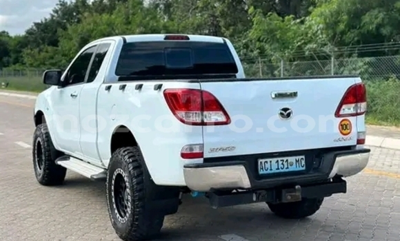 Comprar Usado Mazda BT-50 Branco Carro em Maputo em Maputo Comprar Usado Mazda BT-50 Branco Carro em Maputo em Maputo