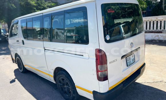 Nunua Ilio tumika Toyota Hiace Nyeupe Gari ndani ya Maputo nchini Maputo Nunua Ilio tumika Toyota Hiace Nyeupe Gari ndani ya Maputo nchini Maputo