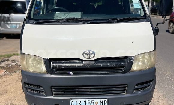 Nunua Ilio tumika Toyota Hiace Nyeupe Gari ndani ya Maputo nchini Maputo Nunua Ilio tumika Toyota Hiace Nyeupe Gari ndani ya Maputo nchini Maputo