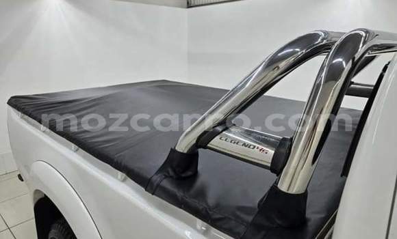 Comprar Usado Toyota Hilux Branco Carro em Maputo em Maputo Comprar Usado Toyota Hilux Branco Carro em Maputo em Maputo