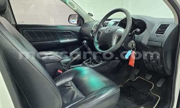 Comprar Usado Toyota Hilux Branco Carro em Maputo em Maputo Comprar Usado Toyota Hilux Branco Carro em Maputo em Maputo