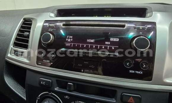 Comprar Usado Toyota Hilux Branco Carro em Maputo em Maputo Comprar Usado Toyota Hilux Branco Carro em Maputo em Maputo