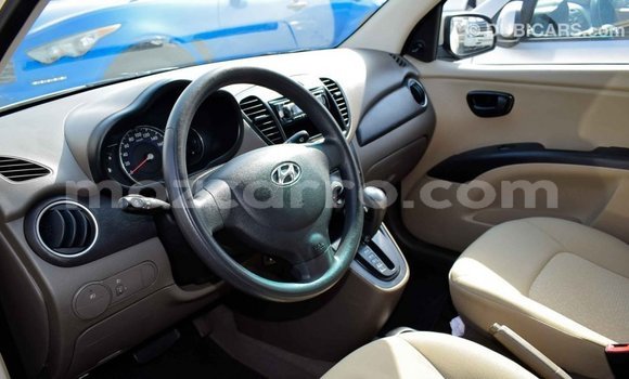 Comprar Importar Hyundai i10 Bege Carro em Import - Dubai em Cabo Delgado Comprar Importar Hyundai i10 Bege Carro em Import - Dubai em Cabo Delgado